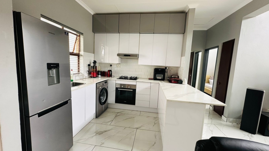 1 Bedroom Property for Sale in Carlswald Gauteng