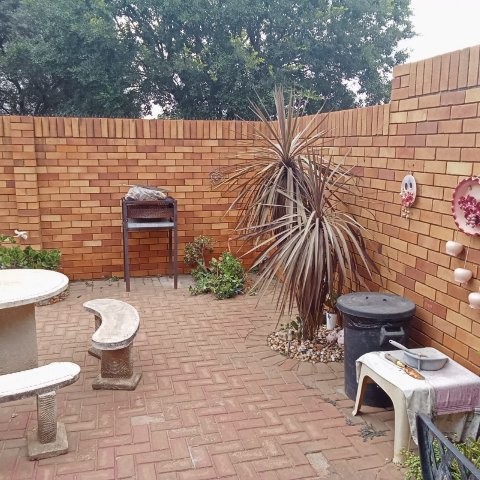 2 Bedroom Property for Sale in Edelweiss Gauteng