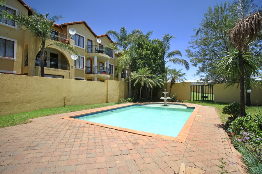 2 Bedroom Property for Sale in Sundowner Gauteng