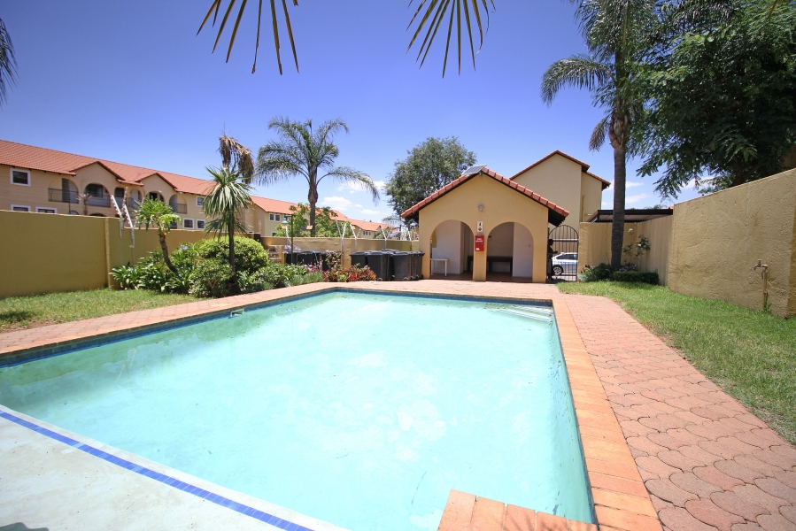 2 Bedroom Property for Sale in Sundowner Gauteng