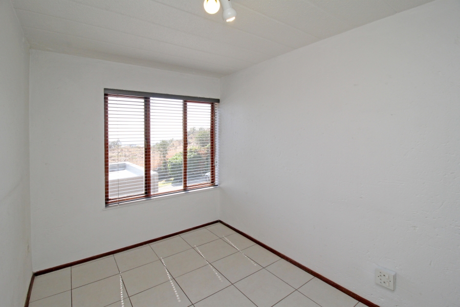 To Let 2 Bedroom Property for Rent in Northcliff Gauteng