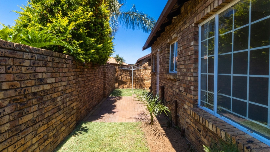 2 Bedroom Property for Sale in Monument Park Gauteng