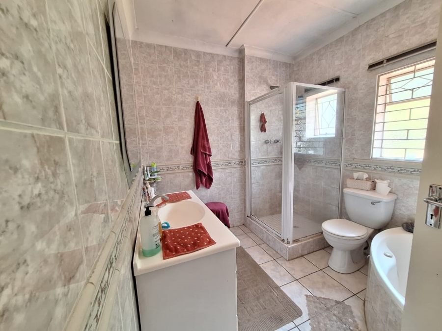 3 Bedroom Property for Sale in Dunvegan Gauteng