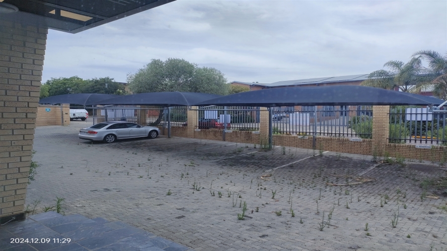 To Let commercial Property for Rent in North Riding Gauteng