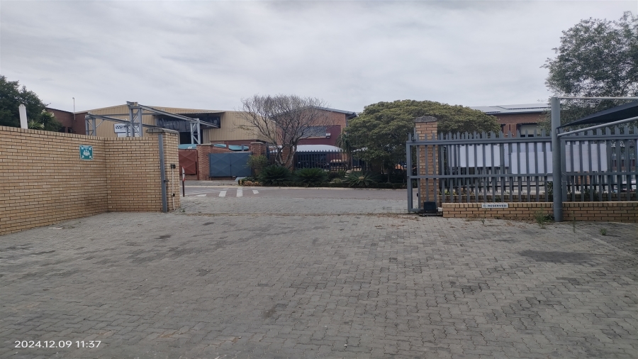 To Let commercial Property for Rent in North Riding Gauteng