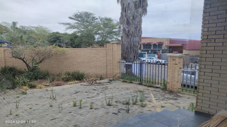 To Let commercial Property for Rent in North Riding Gauteng