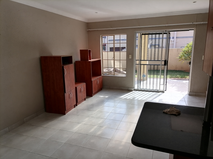 2 Bedroom Property for Sale in Annlin Gauteng