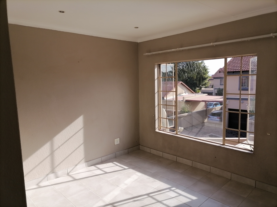 2 Bedroom Property for Sale in Annlin Gauteng