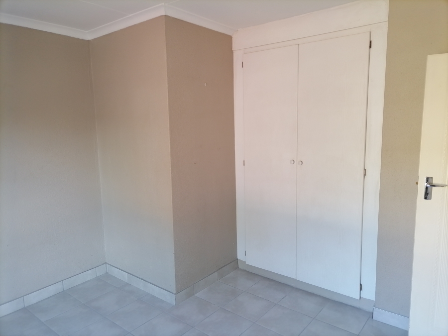 2 Bedroom Property for Sale in Annlin Gauteng