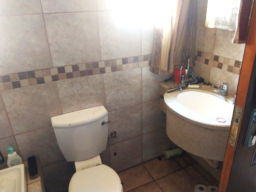 5 Bedroom Property for Sale in Daspoort Gauteng