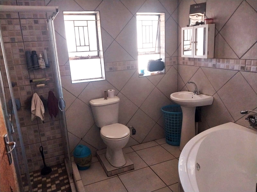 5 Bedroom Property for Sale in Daspoort Gauteng