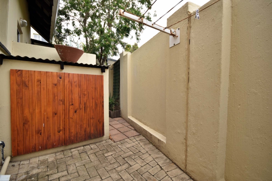 3 Bedroom Property for Sale in Sonneglans Gauteng