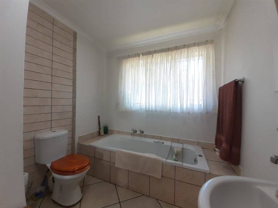 3 Bedroom Property for Sale in Meyerton Central Gauteng