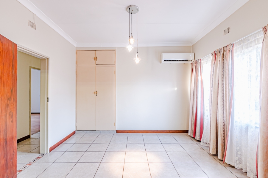 2 Bedroom Property for Sale in Waverley Gauteng