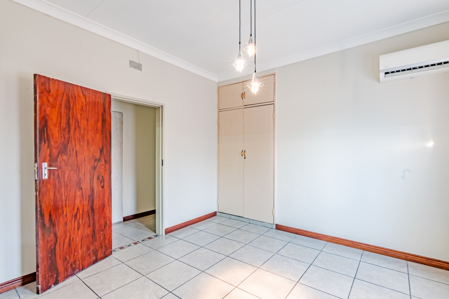 2 Bedroom Property for Sale in Waverley Gauteng