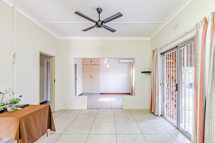 2 Bedroom Property for Sale in Waverley Gauteng