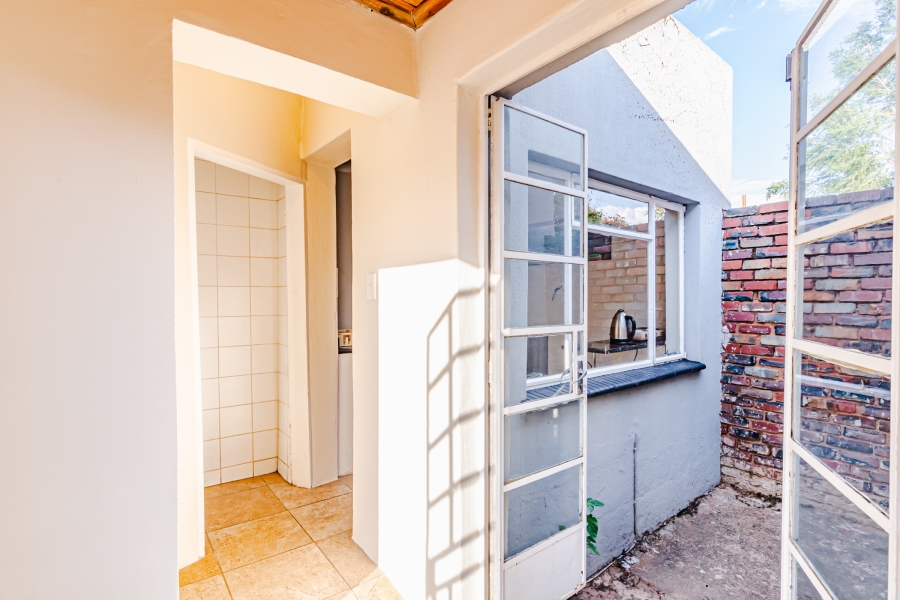 2 Bedroom Property for Sale in Waverley Gauteng