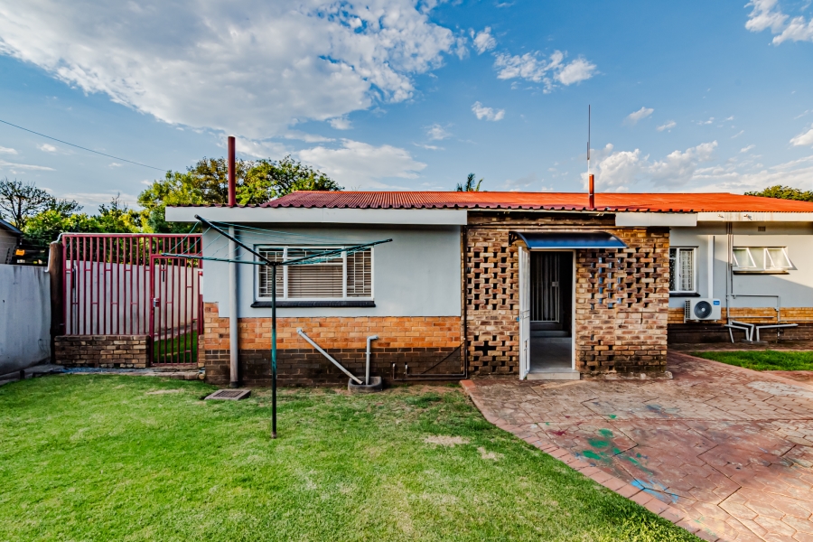 2 Bedroom Property for Sale in Waverley Gauteng