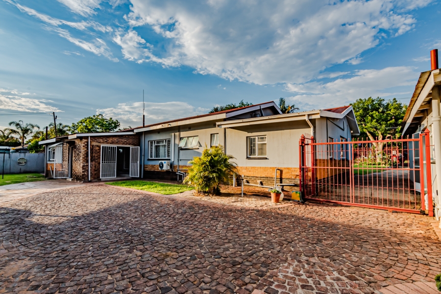 2 Bedroom Property for Sale in Waverley Gauteng