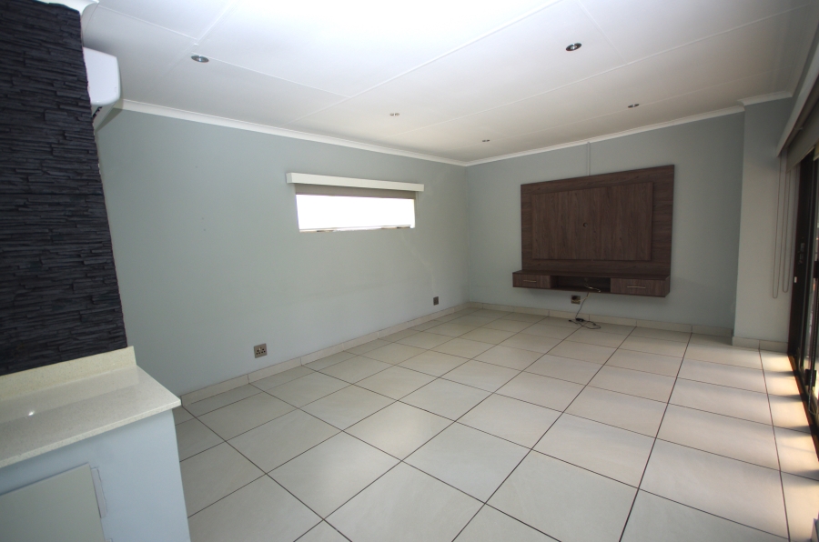 3 Bedroom Property for Sale in Parkrand Gauteng