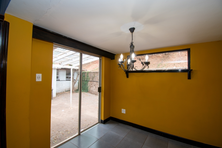 To Let 4 Bedroom Property for Rent in Little Falls Gauteng