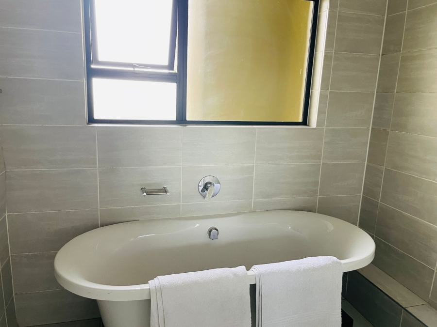 To Let 3 Bedroom Property for Rent in Waterfall Gauteng