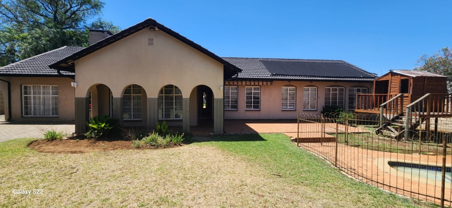 5 Bedroom Property for Sale in Brackendowns Gauteng