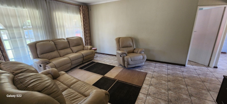 5 Bedroom Property for Sale in Brackendowns Gauteng