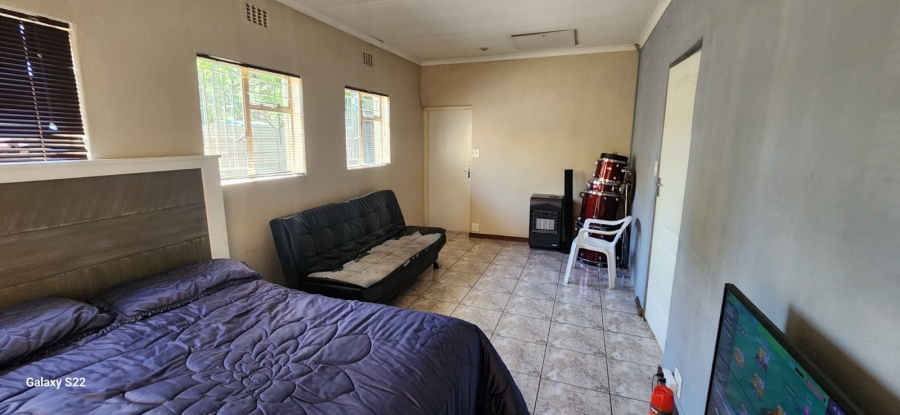 5 Bedroom Property for Sale in Brackendowns Gauteng