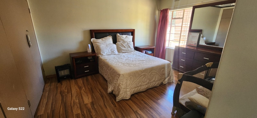 5 Bedroom Property for Sale in Brackendowns Gauteng