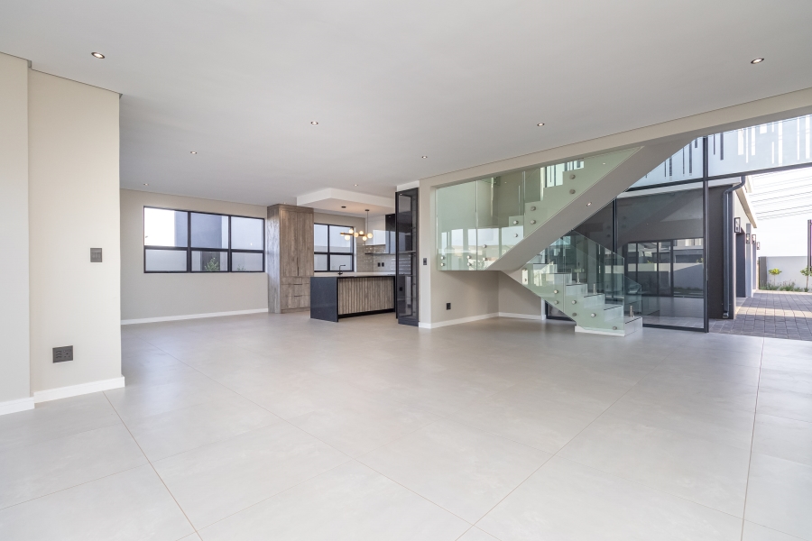 5 Bedroom Property for Sale in Midstream Estate Gauteng