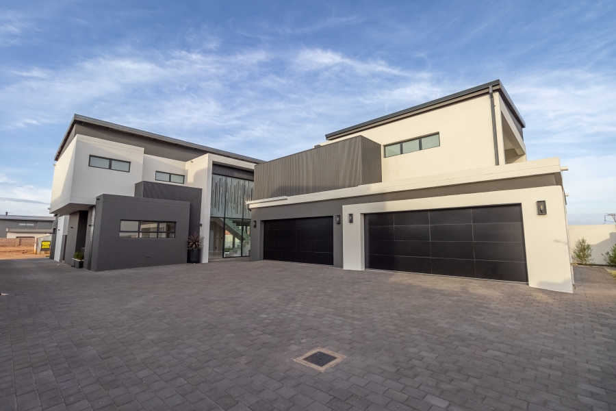 5 Bedroom Property for Sale in Midstream Estate Gauteng