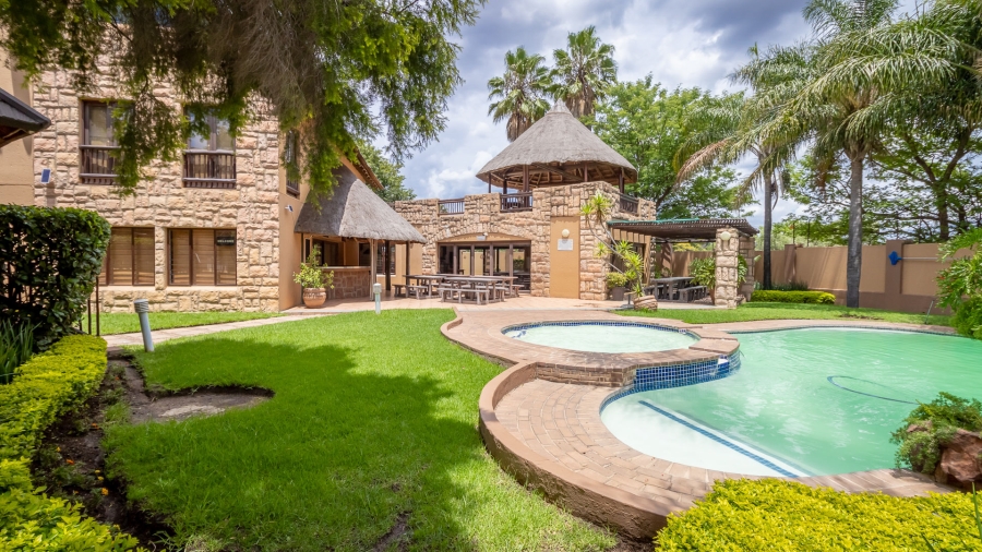 2 Bedroom Property for Sale in Douglasdale Gauteng