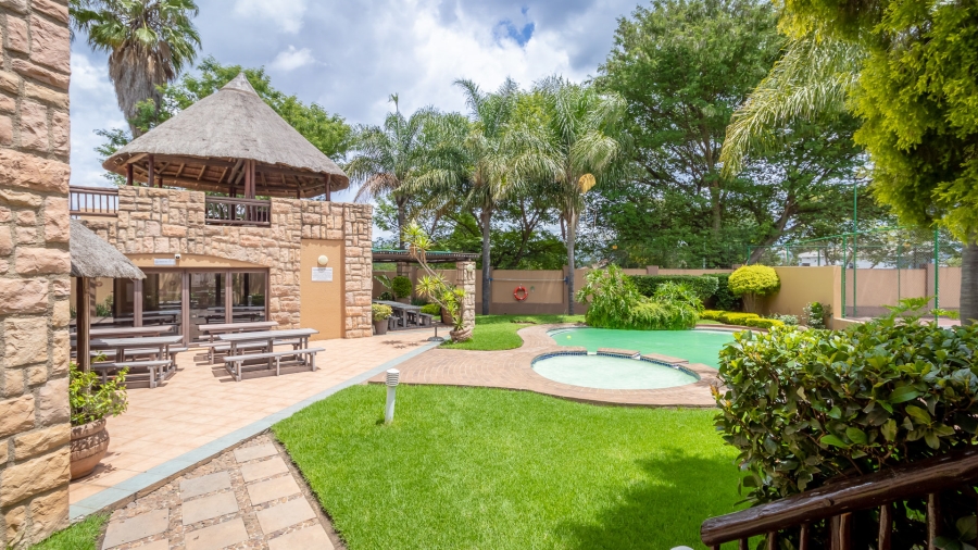 2 Bedroom Property for Sale in Douglasdale Gauteng