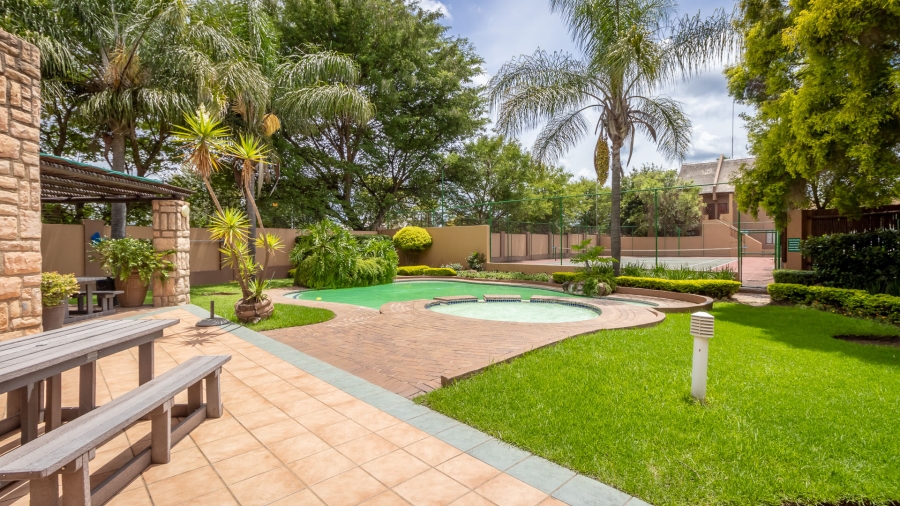 2 Bedroom Property for Sale in Douglasdale Gauteng