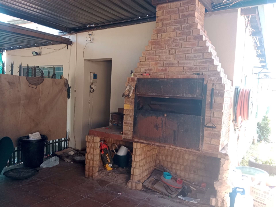 4 Bedroom Property for Sale in Booysens Gauteng