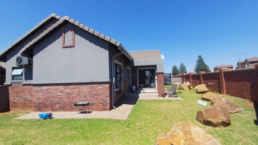 To Let 3 Bedroom Property for Rent in Meyersdal Nature Estate Gauteng