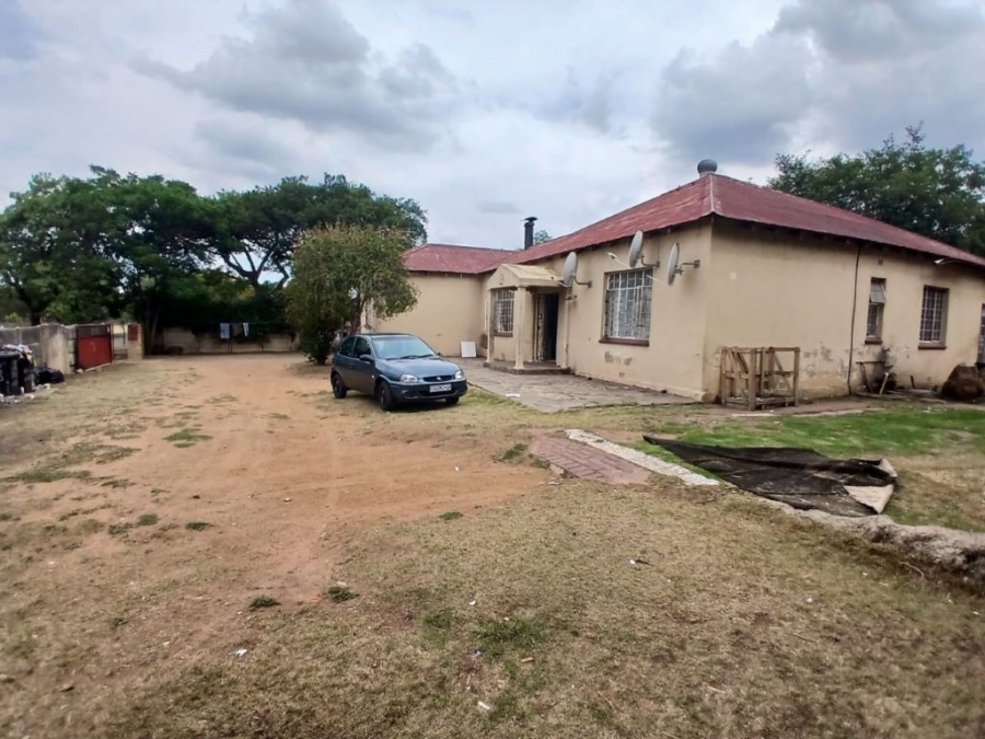 7 Bedroom Property for Sale in Parkhill Gardens Gauteng