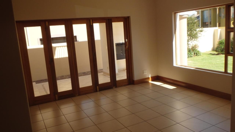 4 Bedroom Property for Sale in Greenstone Hill Gauteng