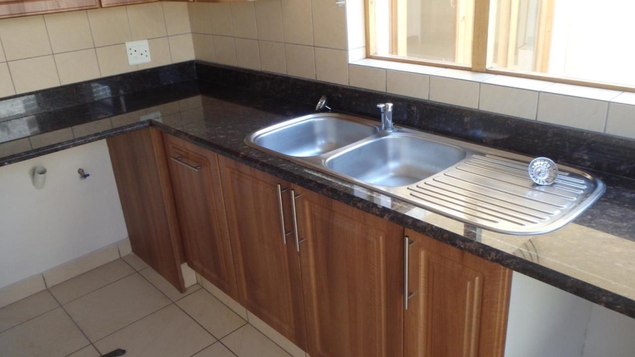 4 Bedroom Property for Sale in Greenstone Hill Gauteng