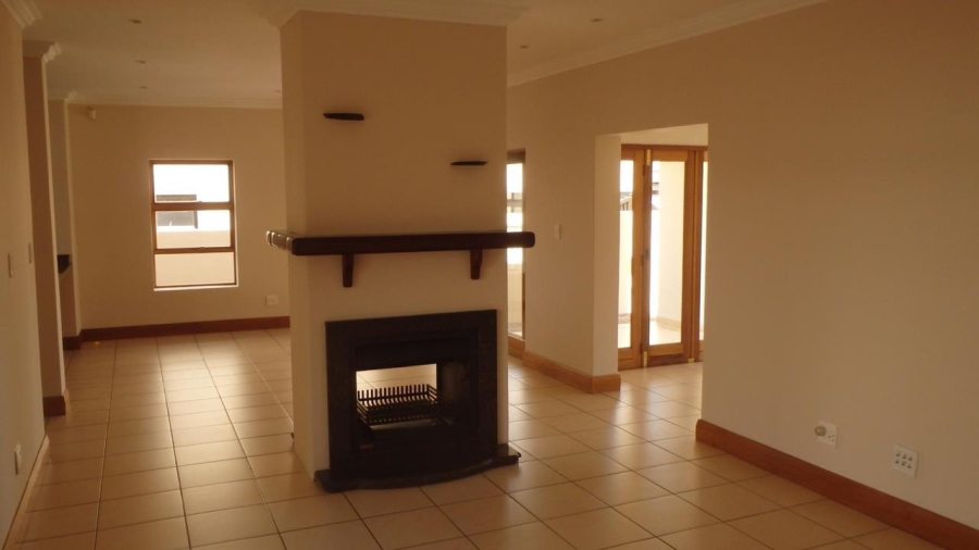 4 Bedroom Property for Sale in Greenstone Hill Gauteng