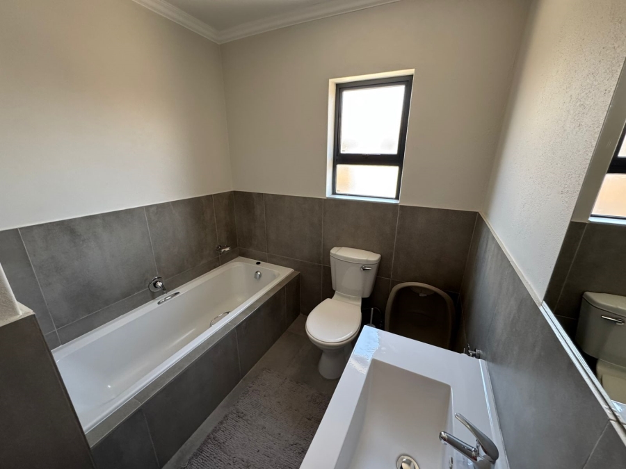 3 Bedroom Property for Sale in Denneoord Gauteng