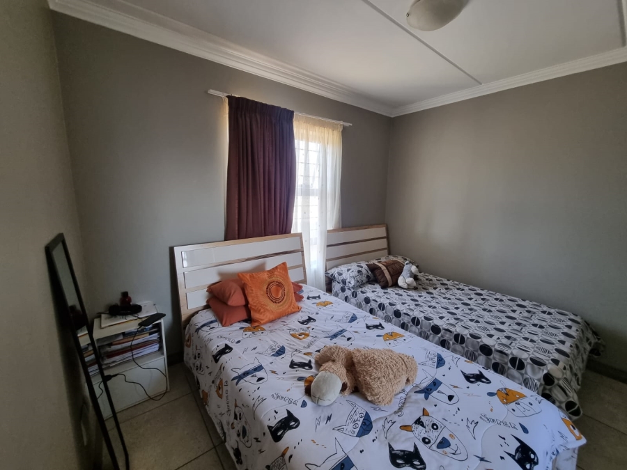 To Let 2 Bedroom Property for Rent in Rooihuiskraal North Gauteng