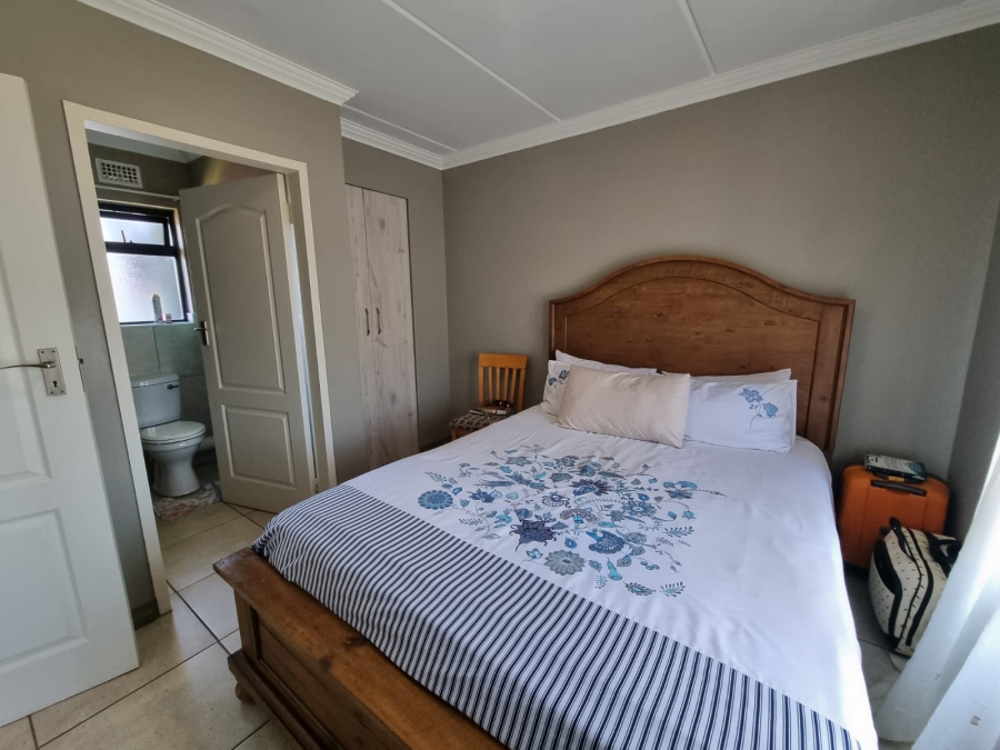 To Let 2 Bedroom Property for Rent in Rooihuiskraal North Gauteng