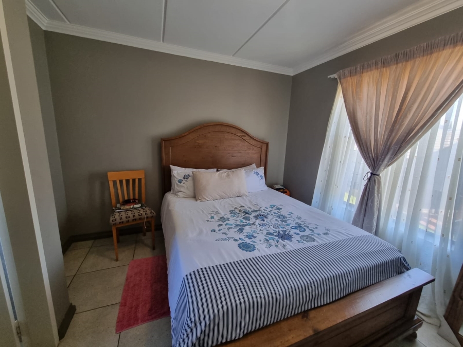 To Let 2 Bedroom Property for Rent in Rooihuiskraal North Gauteng