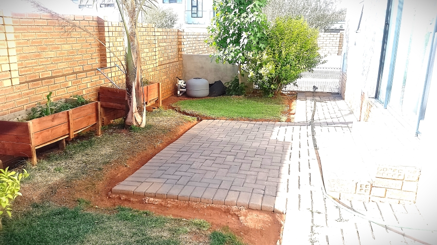 To Let 3 Bedroom Property for Rent in Olievenhoutbosch Gauteng