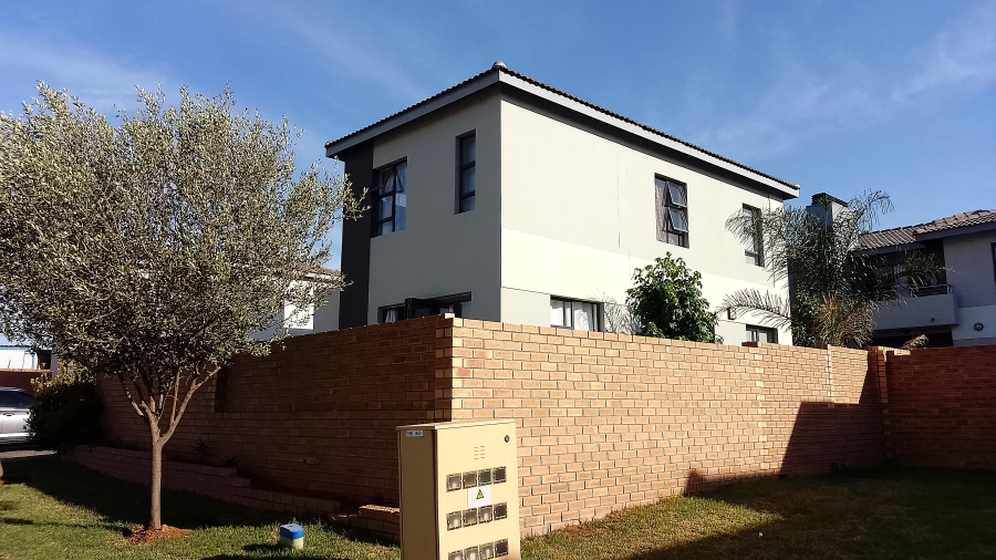 To Let 3 Bedroom Property for Rent in Olievenhoutbosch Gauteng