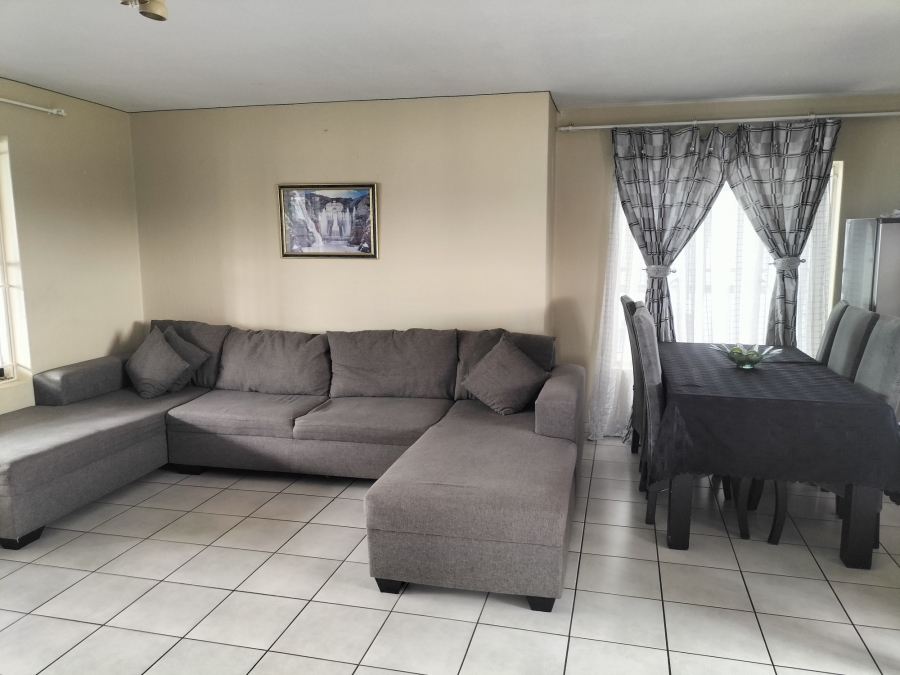 2 Bedroom Property for Sale in Discovery Gauteng