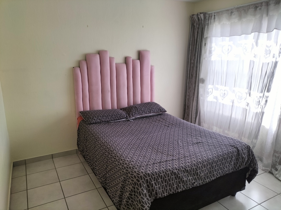 2 Bedroom Property for Sale in Discovery Gauteng