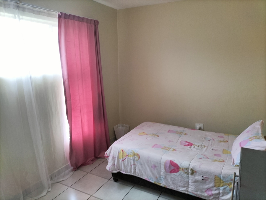 2 Bedroom Property for Sale in Discovery Gauteng